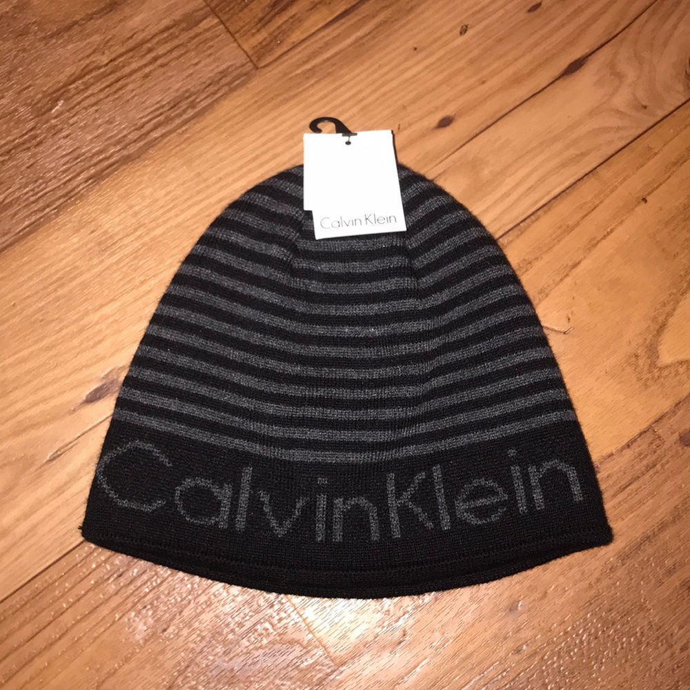 NWT CALVIN KLEIN REVERSIBLE BEANIE - Picture 1 of 6